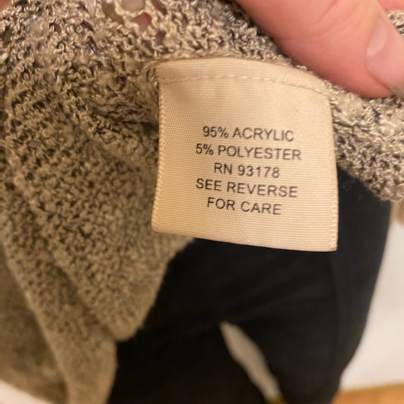 Classy Women's Crew Neck Sweater - Picture 4 of 4